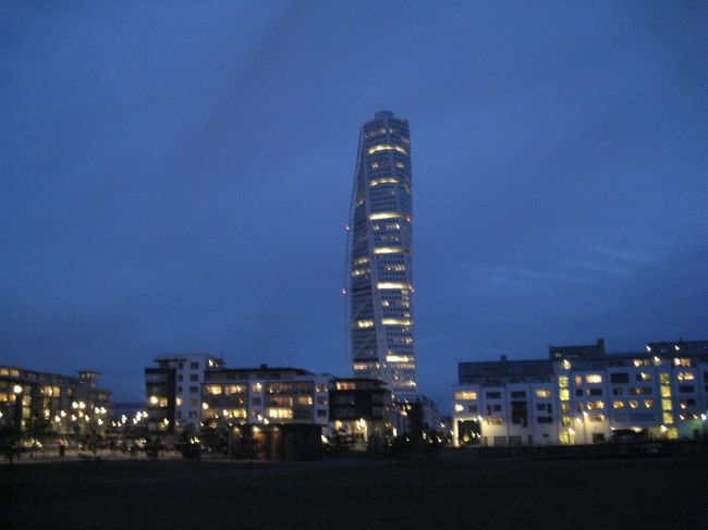 2009年の2月28日から3月7日にかけて、アイスランド等を回りました。<br />まずは初日に一泊したマルメです。コペンハーゲンから電車で渡れる街。<br />トランジットで時間も限られている中、ターニング・トルソを<br />見てみたかったのと行ったことのある国を増やしたかったのとで訪れました。
