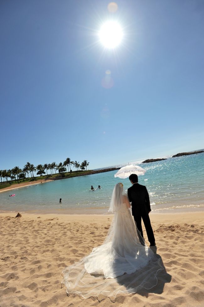 ハワイで憧れのリゾートウェディングをしてきました！<br />家族も来てくれて本当に素晴らしい挙式をすることができました！！<br />これからハワイで結婚式を挙げるかたの参考に少しでもなればとアップさせていただきます。<br /><br /><br />・挙式手配　　ワタベウェディング<br />・フォト　　　 ラヴィファクトリー<br />・旅行会社　　JALパック