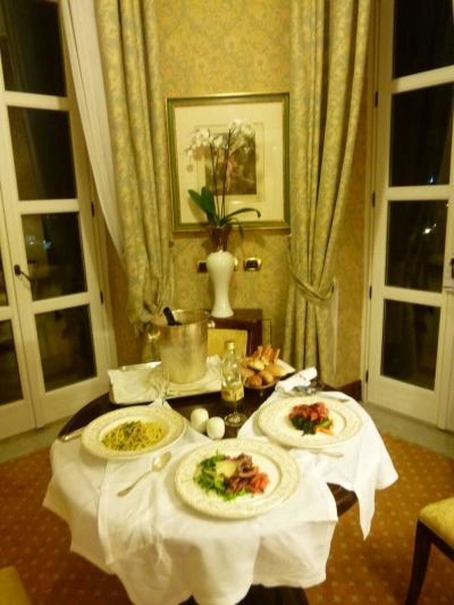 １６日間の美食とビーチバカンスのシチリア！Ｖｏｌ１０４（第１４日目夜）　☆パレルモ（Palermo)：最後のディナーはジュニアスイートルームの塔の部屋で優雅なルームサービス♪