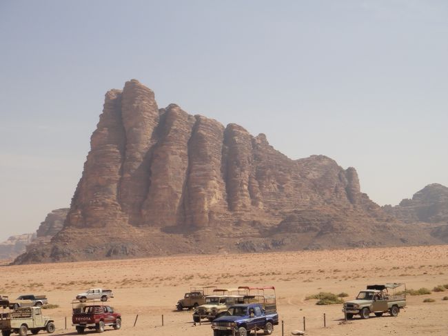 砂漠と岩、そして空！<br />キャンプも快適。