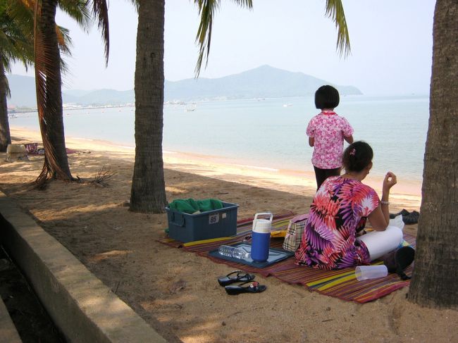 パタヤ暮し ２０１１ 娘と海と風と パタヤ タイ の旅行記 ブログ By ブヒブヒさん フォートラベル