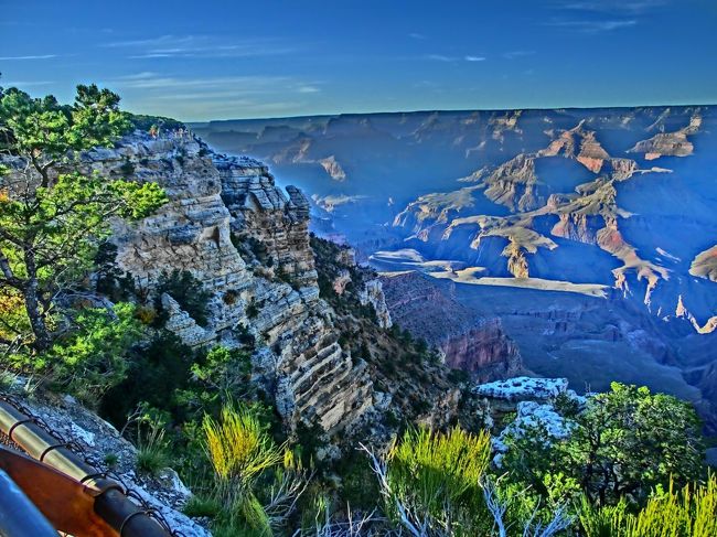 　　　　＜グランドキャニオン　-　日没＞<br /><br />話しは戻って　2日目の朝<br />ゴールデン・サークルに向け　ツアーの出発<br />1日目はグランドキャニオンに向かう。<br />