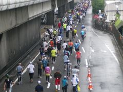 人も街も熱かった浪速路を追っかけ　大阪マラソン（第一回）2011