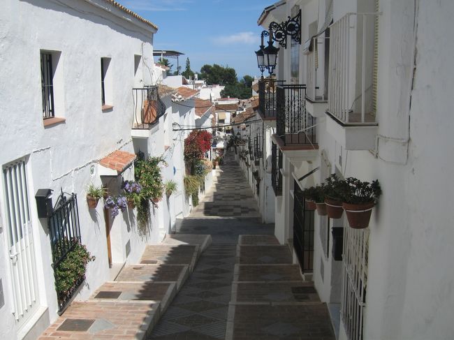 南スペインの地中海沿岸の白い街のミハス、<br />かつての海洋交易都市バレンシアです