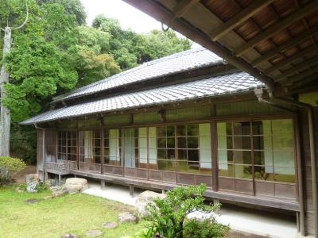 10月21日〜10月23日の2泊3日、下関へ行きました。<br />下関の料亭旅館「春帆楼」で宿泊。<br />名物のフグ料理を楽しんできました。<br /><br />☆Vol7:第2日目(10月22日午後)長府♪<br />城下町の長府。<br />国宝「弘山寺仏殿」から毛利邸へ向かう途中にアンティークカフェで美味しいコーヒーを頂く。<br />そして、毛利邸に到着。<br />100年前に建てられた明治時代の毛利邸。<br />江戸の香りを残しながらも、どこか明治を感じさせられるハイカラな雰囲気が。<br />いにしえを思いながら、歩く。