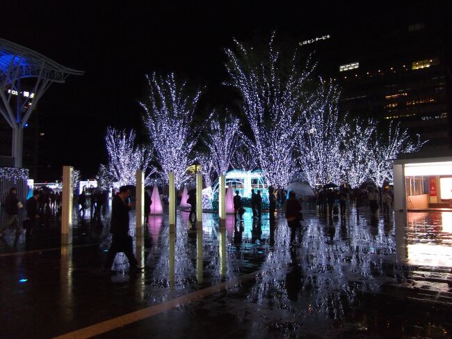 ほんとは、ｏｕｔの宮崎空港の風景をのせようととったはずなのに別の携帯でとったその部分が保存されてませんでした。なぜだろう。今回は、18日の夜新幹線で博多に入り翌日に宮崎から出る普段以上の強行軍。疲れました。天候と交通機関のトラブルそしてマナーの悪い乗客に悩まされました。またなんとか予定通りになつたからよかったけど。代わりに表紙はｉｎで入ったきれいな博多駅前のイルミネーション。<br /><br />2024熊本-宮崎往復