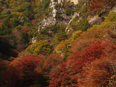 晩秋の甲州路小紀行【１】～紅葉に包まれた御岳昇仙峡散歩～