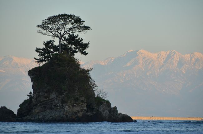 天気が良かったので氷見の海岸までドライブに行ってきました。<br />海ごしに見える立山連峰は、いつ見ても素晴らしい景色です。<br />世界でもこのような景色が見られるのは、ほとんどないそうです。