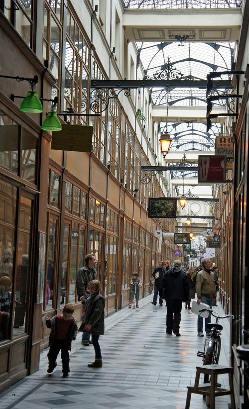Bonjour Paris パリ20区街歩き Amazon.co.jp: Bonjour Paris 〜パリ20区街歩き〜 : 谷口 侃: 本
