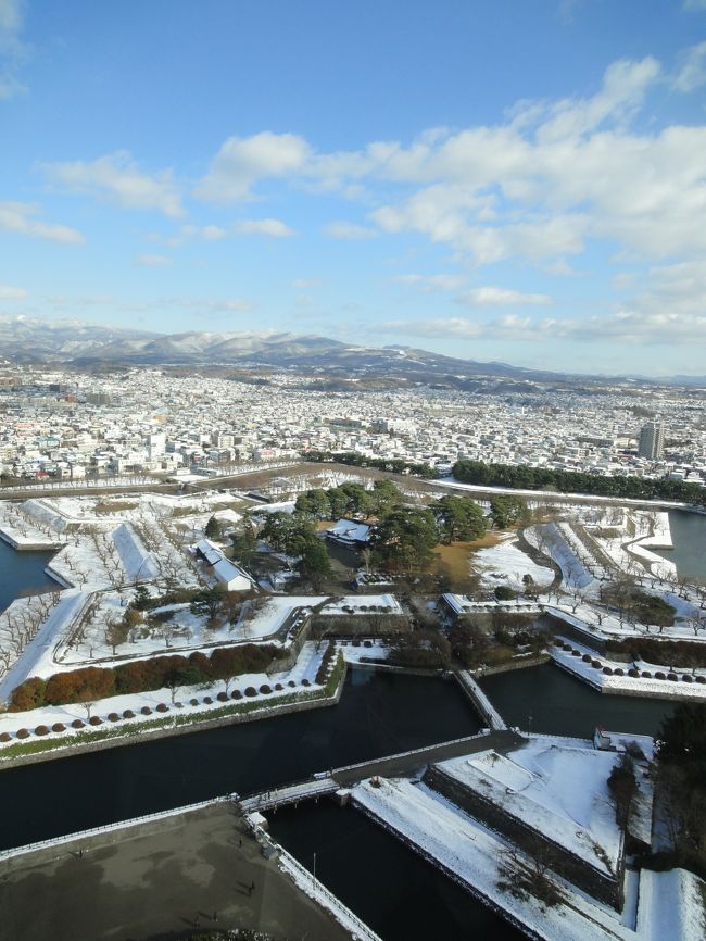 函館食い倒れの旅　2日目です。<br />前日　悪天候で観光が出来なかった分<br />2日目　みっちり観光してきました。<br /><br />そして、もちろん<br />食い倒れの旅<br />2日目に入り、さらにパワーアップしております。<br />朝食〜昼食までの　食いっぷりをご覧ください。<br />