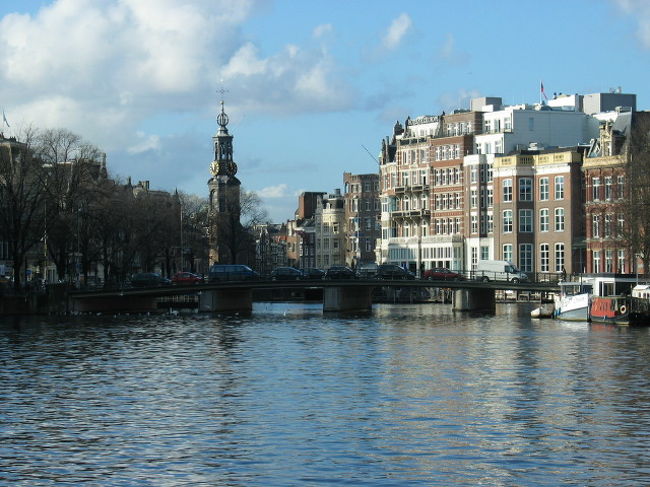 オランダ５泊６日の旅。<br />アムステルダムを中心に、ザーンセ・スカンスで風車、ハーグで旧市街を観光。<br />グルメも。