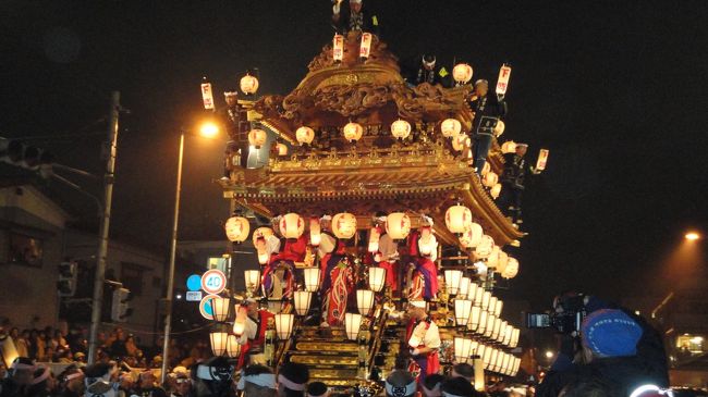 毎年12月３日に行われる秩父夜祭、前から気になっていましたが、今年は土曜日になったので行ってきました。<br />さすが日本３大曳山祭だけあって華やかです。バックで花火が随時上がっていて本当のお祭りでした。