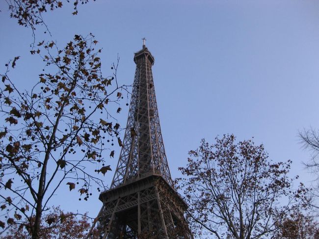 ●ツアーでフランスを巡る⑮ エッフェル塔で朝散歩●