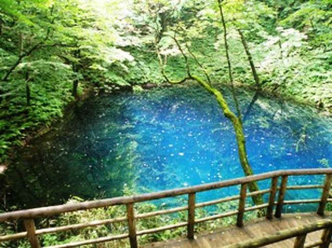 青森県の深浦町にある十二湖は白神山地の西側の麓に広がる湖沼群です。http://www.fukaura.jp/