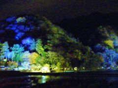 寒さもなんのその！幻想的な美しさ～「嵐山花灯路２０１１」をゆく！～