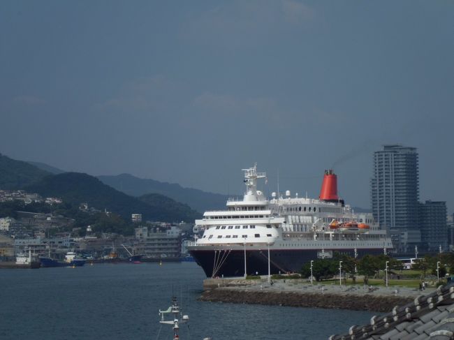 　仕事で、長崎市内にどうしても行かねばならず、しかし、飛行機に乗るのならと、同席の友人が、1日目は長崎市内グラバー邸、雲仙温泉宿泊、2日目に仕事であるイベントに出席、3日目はハウステンボスを企画、飛行機も含めネット予約してくれました。ほぼ往復の飛行機代のみで旅行ができ、とてもラッキーでした。