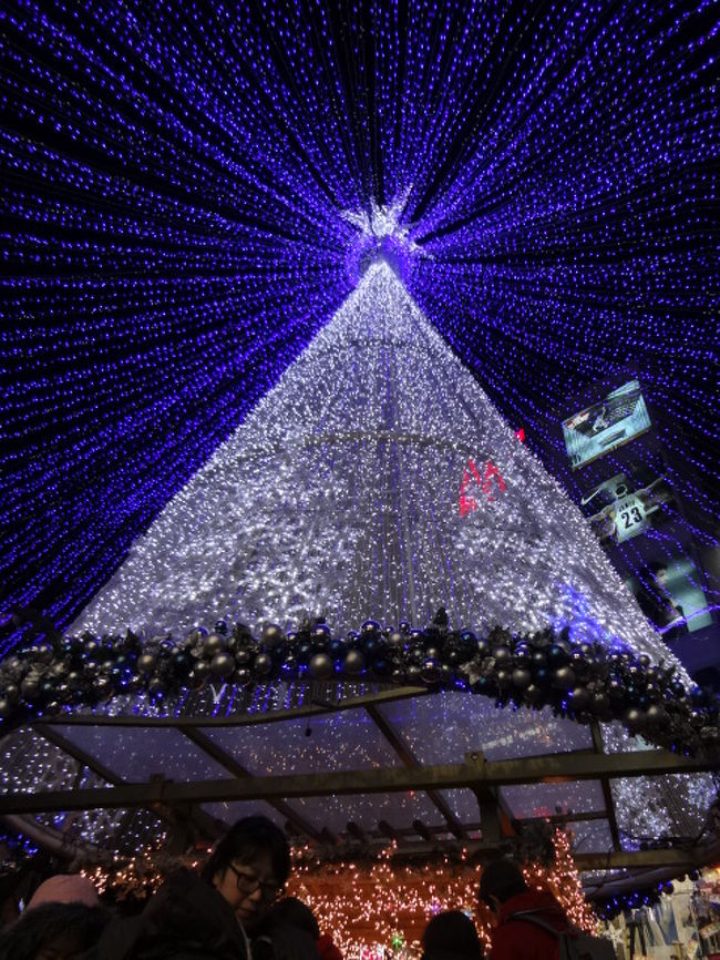 クリスマスシーズンの連休に釜山へ旅行!!<br /><br />すでに何度か訪れているため、観光地は行かず…<br />韓国カップルのクリスマスコースでデートです!!<br /><br />訪れた場所は南浦洞・四面・釜山大学前と彼氏の実家です。<br /><br />見てくださりありがとうございます。