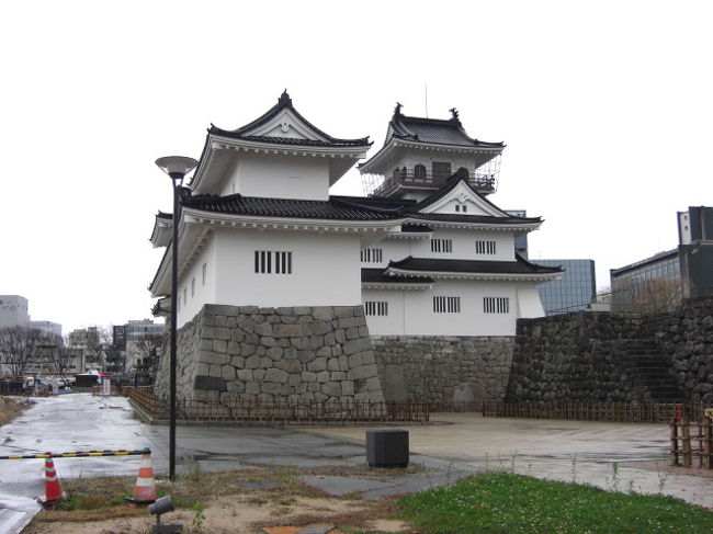 　九州出張から戻って、翌日富山へ出張。。。。疲れますが気力で、富山城跡を見てきました。午前中は雨でしたが、午後から雪に変わり大変でした。