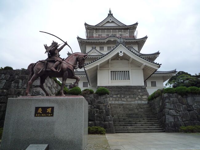 お世話になっている団体の年次会が今年は東京で行われることになっており、ありがたくもご招待を受けましたので、参加することにしました。 <br /><br />ちょうど「鉄道の日記念・JR全線乗り放題きっぷ」を使える日程だったので、千葉の房総半島を回ってから東京に入る予定を組みました。 <br /><br />しかし、直前になって風邪を引いてしまい、一度は旅行そのものを諦めるという苦渋の決断に至りましたが、せっかくのお誘いを断るのも申し訳ない気持ちでいっぱいになり、旅の途中でどうしても具合が悪くなったら新幹線に乗って帰るという逃げ道を自分に用意して、熱っぽい体に鞭打って出発しました。 <br /><br />予定では仙台を５時台の常磐線で出発し、水戸で少しばかり寄り道するつもりでしたが、体力的に不可能と判断し、優先順位の高い所だけにしぼることにしました。