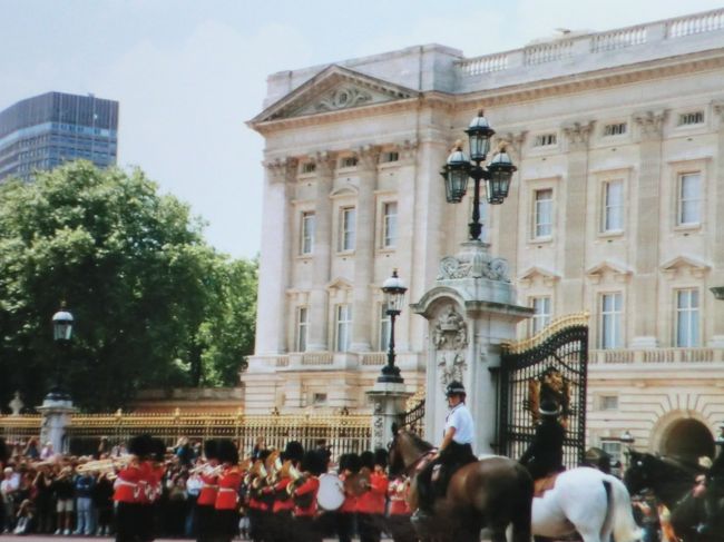 会社を辞めて翌日にイギリス留学へ出発しました。<br />留学先はバーミンガム隣のソリハルという小さい街。<br />その前にロンドンで４日間滞在しました。<br />今回はその４日間の滞在記です。