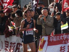 第88回東京箱根間往復大学駅伝競走を垣間見る①日本橋高島屋前付近での選手及び観客の様子