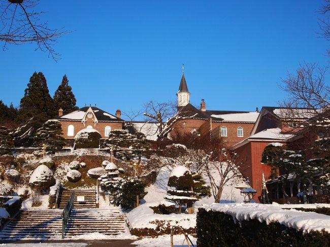 さてさてとうとう雪の北海道です。<br />天気予報では暴風雪です。<br /><br />雪素人の私は乗り切れるのでしょうか。<br /><br />防寒具ユニクロで乗り切れるのでしょうか。<br /><br />