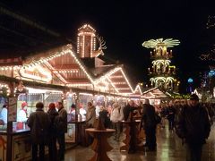 クリスマスマーケットを訪ねて、ドイツ・チェコへ③　ベルリン、カイザーウィルヘルム教会前のクリスマスマーケット