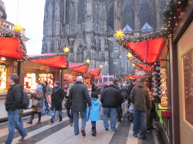 ブリュッセル→ケルン→デュッセルドルフ→ボン→フランクフルト→ヴュルツブルク→フュッセン→ミュンヘン→ザルツブルグ→クラーゲンフルト<br /><br />トラブル続きのバックパッカーの旅。<br />クリスマスマーケットが楽しめたのはケルンまで。
