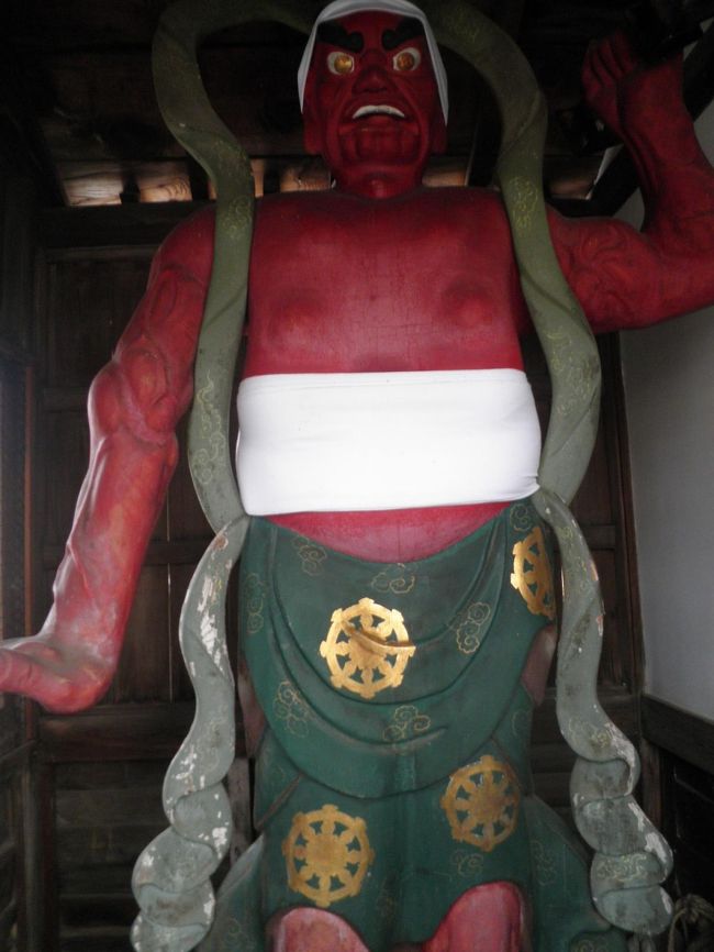 12月31日は岩手県の水沢(奥州市)の大きな旅館「翠明荘」に宿泊、格安の朝食付きで宿泊、元旦でも朝食は普通の簡単な朝食と思っていたら、栗きんとんも付くおせち料理にお雑煮もありと大満足の食事でした。<br />お風呂は中程度でしたが、24時間入浴が出来るサービスがうれしかったです。<br />元旦は、古い街並みとお寺を見ながら、駅まで行きました、今度来た時はゆっくり街中を観光したくなる水沢でした。