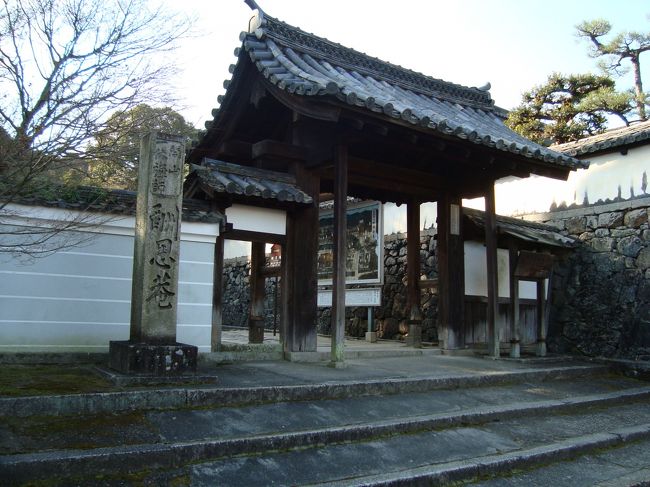 紅葉の時期にニュースステーションで出ていた、一休寺。行きたかったが年も越えてしまった。<br /><br />正月もおわり、体重増加(T_T)。 そこで、お天気もいいので歩いていくことにしました。<br /><br /><br /> 酬恩庵 一休寺 <br /><br /> 京都府京田辺市薪里の内102 0774−62−0193(イッキュウサン)