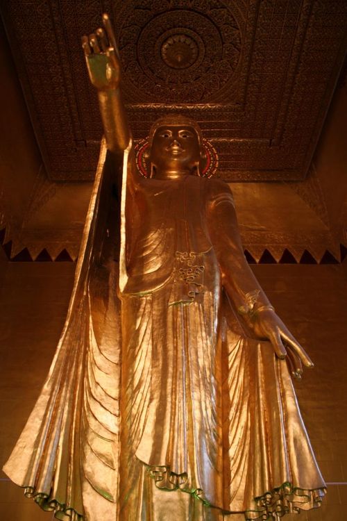ミャンマー紀行（8） コンバウン朝の寂しき王宮と“曼荼羅の丘