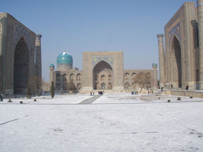 今回はウズベキスタンの最終回です。<br />訪問先はサマルカンドです。私の友人の出身地でもあるのでとても興味のある街でした。<br />ウズベキスタンの中では最も現代と歴史的な建造物を調和させた観光都市だなと感じました。