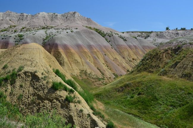 2011.7.31<br />Rapid CityからBadlands National Parkへ。途中で濃霧（雲？）で視界がほとんど無くなり心配しましたが、Wallに着く頃には快晴になって安心しました。<br />