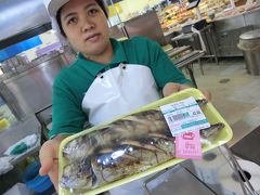 チェンマイのスーパー　テスコにお買い物・・・焼きさば二匹４２B　ビール２４缶５３０B　２０１２
