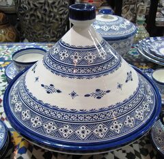 2012正月、モロッコ王国旅行記(48/49：補遺)：モロッコの陶器(3/4)：碗、壷、タジン鍋、卵碗、タイル