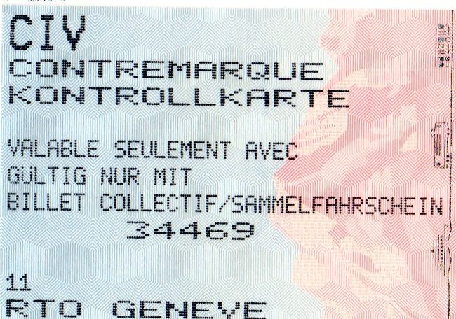 （記録用の投稿なので旅の参考にはなりません。予めご了承ください。）<br /><br />スイス・ジュネーブからパリまでＴＧＶで移動（※写真はそのときの切符です）<br />ＴＧＶは、今はすでに無くなっている(？)オレンジ色の車両でした。<br /><br />パリではエッフェル塔や凱旋門など一通り観光を済ませて、オペラ座とルーブル美術館に向かいました。<br />オペラ座は「オペラ座の怪人」の舞台であり、小説や映画も見ていたためかなり興奮。<br />ルーブル美術館は本当に広いですね。夕方であれば安く入れるということなので、午後４時頃に行きましたが、全然時間が足りない。見たいものがまだまだあるので、次回はもっと余裕を見て入ろうと思います。