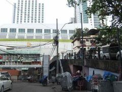23月曜あさバンコク・シティイン・ホテルから散歩はプラトゥナム市場