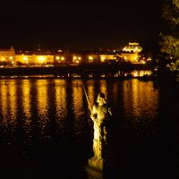 オーストリア、チェコ　中世の町並みと夜のカレル橋　②