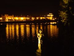オーストリア、チェコ　中世の町並みと夜のカレル橋　②