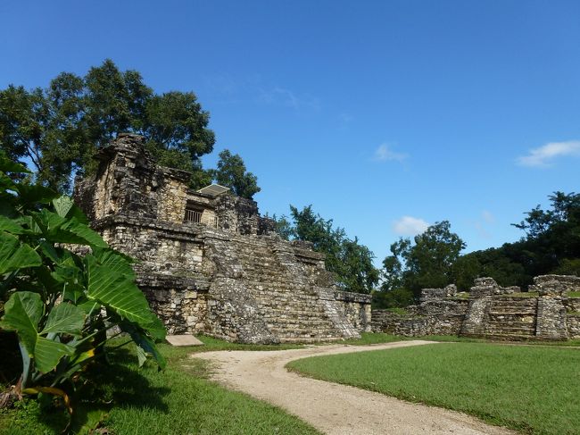 メキシコの世界遺産の一つで　マヤ文明の古代都市遺跡では、特に保存状態が良く美しい遺跡です。