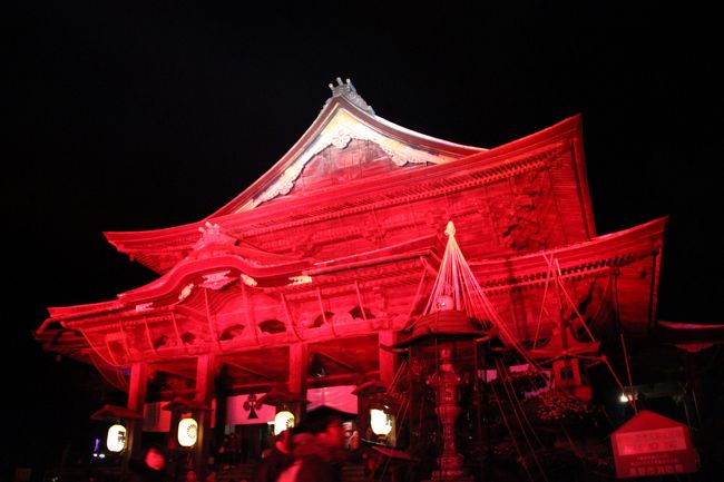 第9回長野灯明まつり(別名:善光寺ライトアップ)<br /><br />長野灯明まつりは、長野オリンピックの開催を記念して2004年から装いを新たに始まった祭りです。<br /><br />http://www.nagano-toumyou.com/