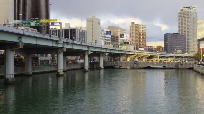 大阪ぶらぶら二泊三日　2-3　たこ焼き、ももクロ、橋巡り