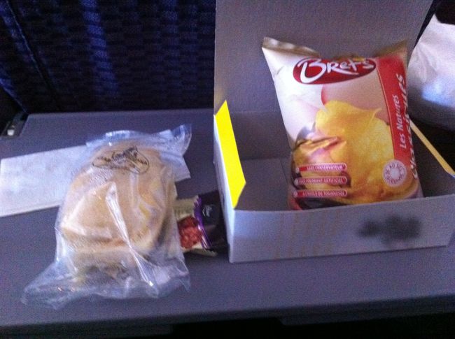 旅行ではないのですが、仕事でメキシコに来ました。<br />それも、コンチネンタル航空で。。。。<br />コンチネンタル航空といえば、サービス悪い？機内食まずい？<br />とても興味がありました。<br />表紙の写真はコンチネンタル航空の朝食です。<br />結構驚きでした。<br />