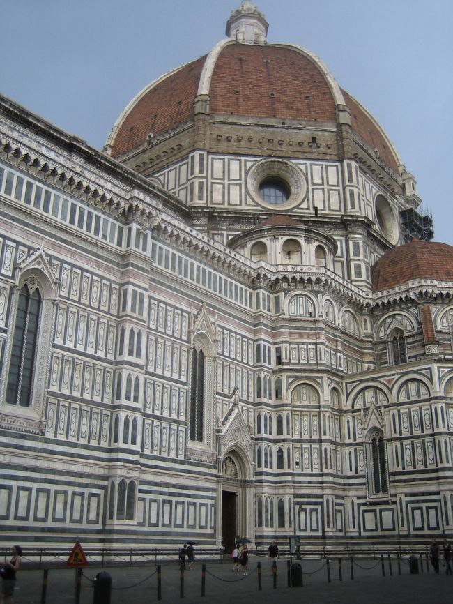2009年6月にイタリアに行きました。<br />今回はピサの斜塔、フィレンツェの旅行記です。<br />