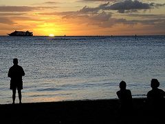 ★火の島々 −オアフ島 フォート・デ・ルーシー・ビーチで夕日を見た