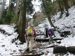 東日本震災発生１年目に雪の大山登山。