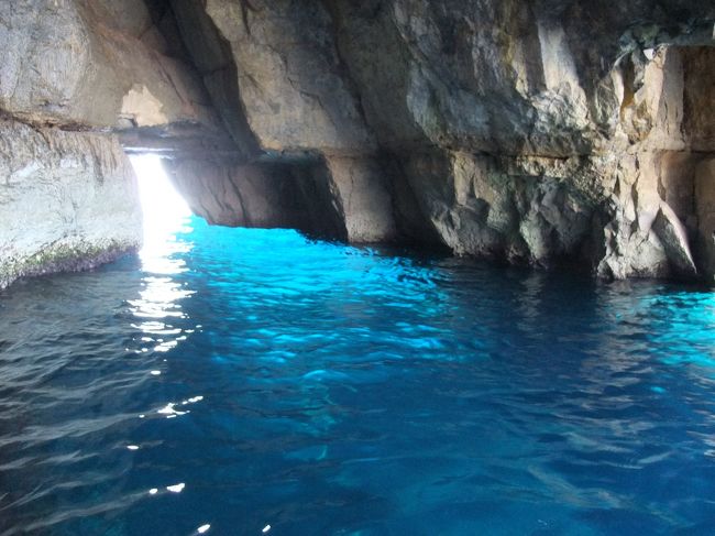 はーい、今日は青の洞門へ♪　マルタ島、一番のﾊｲﾗｲﾄです＾＾　<br />夕方はイムディーナへ。