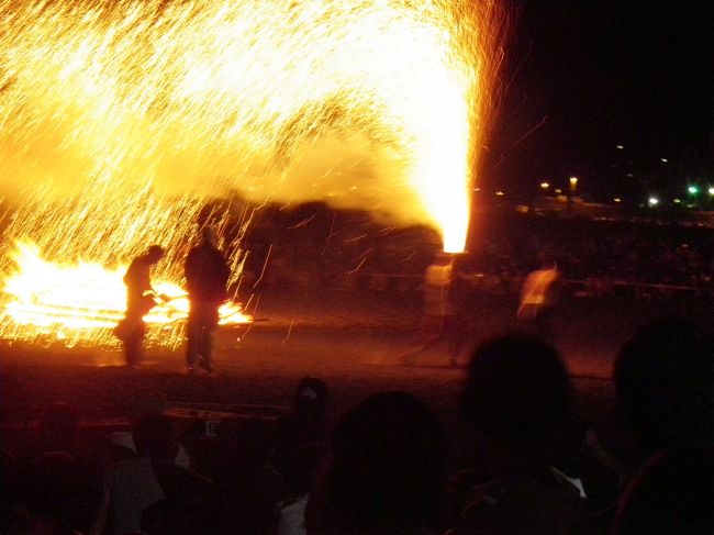 伊東の箸祭り花火大会とダイビングに行ってきました<br /><br />写真は手持ち花火ですが一見の価値ありです<br />水面と平行に打ち上げる花火など見所十分の花火大会でした