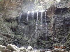 静かなる美しい滝に感動！中津峰山