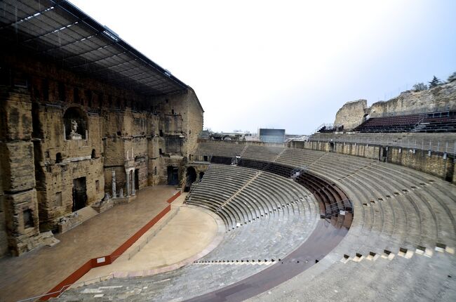 南仏ローマ遺跡をめぐる旅　【２】オランジュの古代劇場とニームの闘技場（2012/3/18）